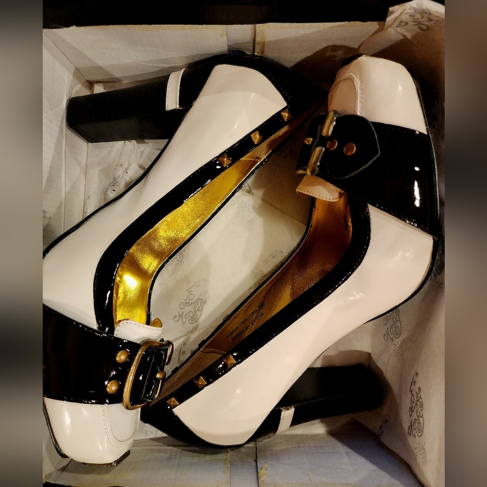 NAUGHTY MONKEY NIB Size 10 White Walk the Talk Heels